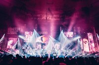 スピッツ「SPITZ JAMBOREE TOUR '23-'24 "HIMITSU STUDIO”」東京・日本武道館公演の様子。（撮影：西槇太一）