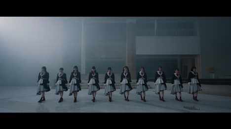 高嶺のなでしこ「美しく生きろ」ミュージックビデオより。