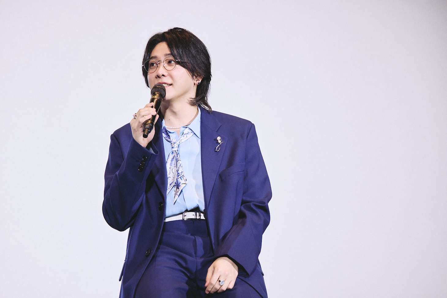 人気画像10位は「ミセスのアリーナ＆ドームライブ上映イベント、全国171館で5万人以上動員　舞台挨拶で裏話明かす」より、大森元貴（Vo, G）。