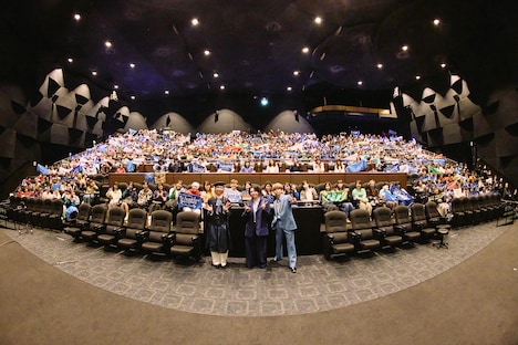 Mrs. GREEN APPLE「DOME LIVE 2023 “Atlantis”」上映イベントの様子。