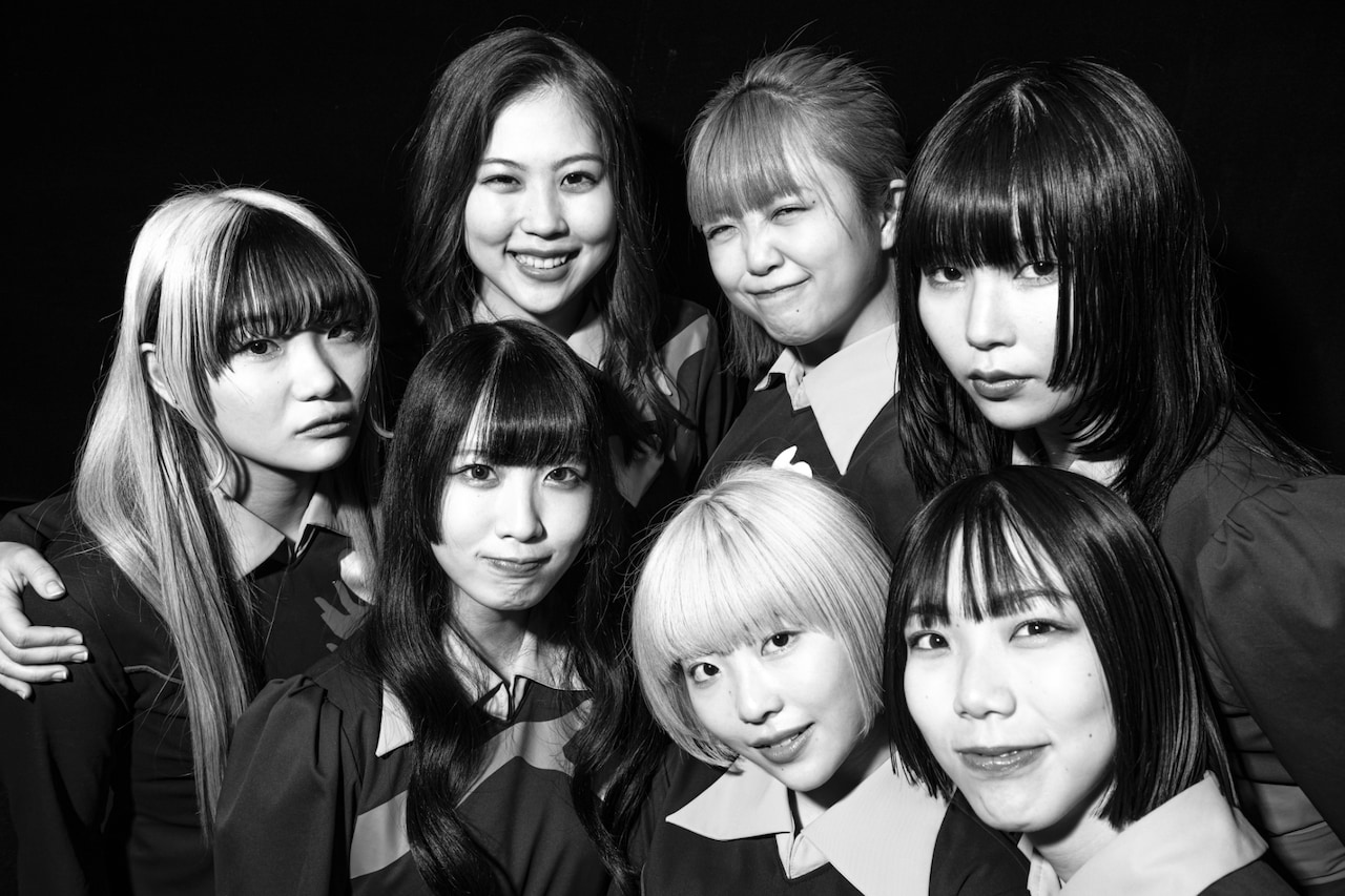 LiVS、新体制初のアーティスト写真公開