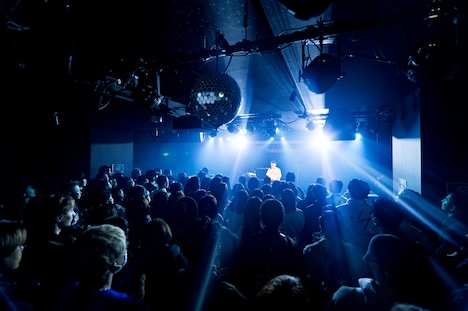 「友成空 1st Oneman Live “雨のち空”」の様子。(Photo by Yukitaka Amemiya)