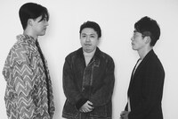 左からKEN THE 390、MC正社員、DOTAMA。