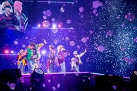 DXTEENのパフォーマンスの様子。(c)LAPONE Entertainment