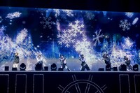 DXTEENのパフォーマンスの様子。(c)LAPONE Entertainment