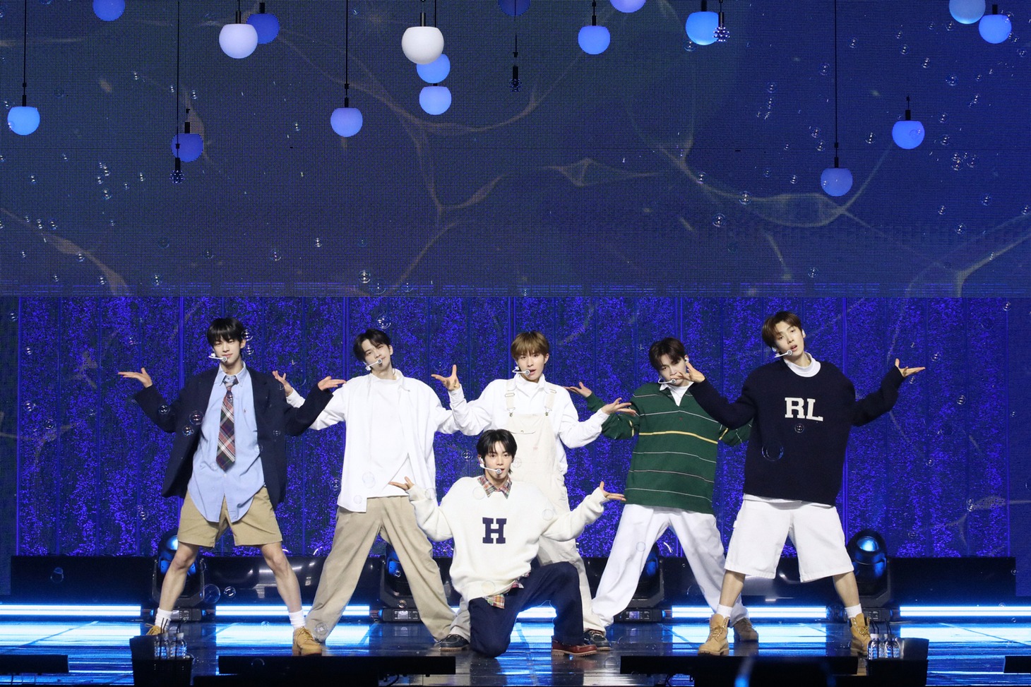 TWS (P)&(C) PLEDIS Entertainment