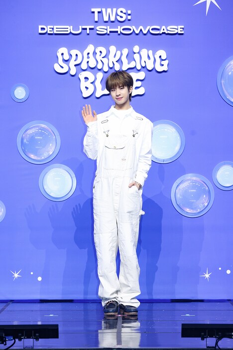 KYUNGMIN  (P)&(C) PLEDIS Entertainment