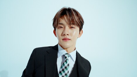 CM「INIスーツチェンジ2024編」より。