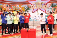 原因は自分にある。とさくらしめじの対決の様子。(c)テレビ東京