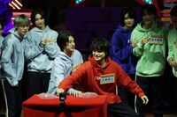 阿久根温世（ICEx）と大倉空人（原因は自分にある。）。(c)テレビ東京