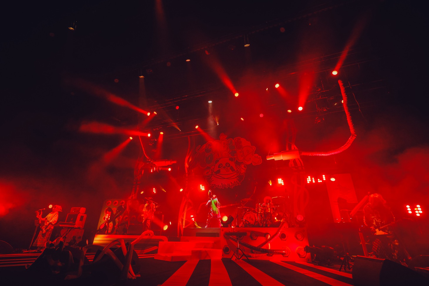 「LAWSON presents 夏川椎菜 3rd Live Tour 2023-2024 ケーブルモンスター」神奈川・神奈川県民ホール 大ホール公演の様子。（撮影：江藤はんな［SHERPA+］）
