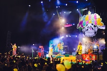 「LAWSON presents 夏川椎菜 3rd Live Tour 2023-2024 ケーブルモンスター」神奈川・神奈川県民ホール 大ホール公演の様子。（撮影：江藤はんな［SHERPA+］）