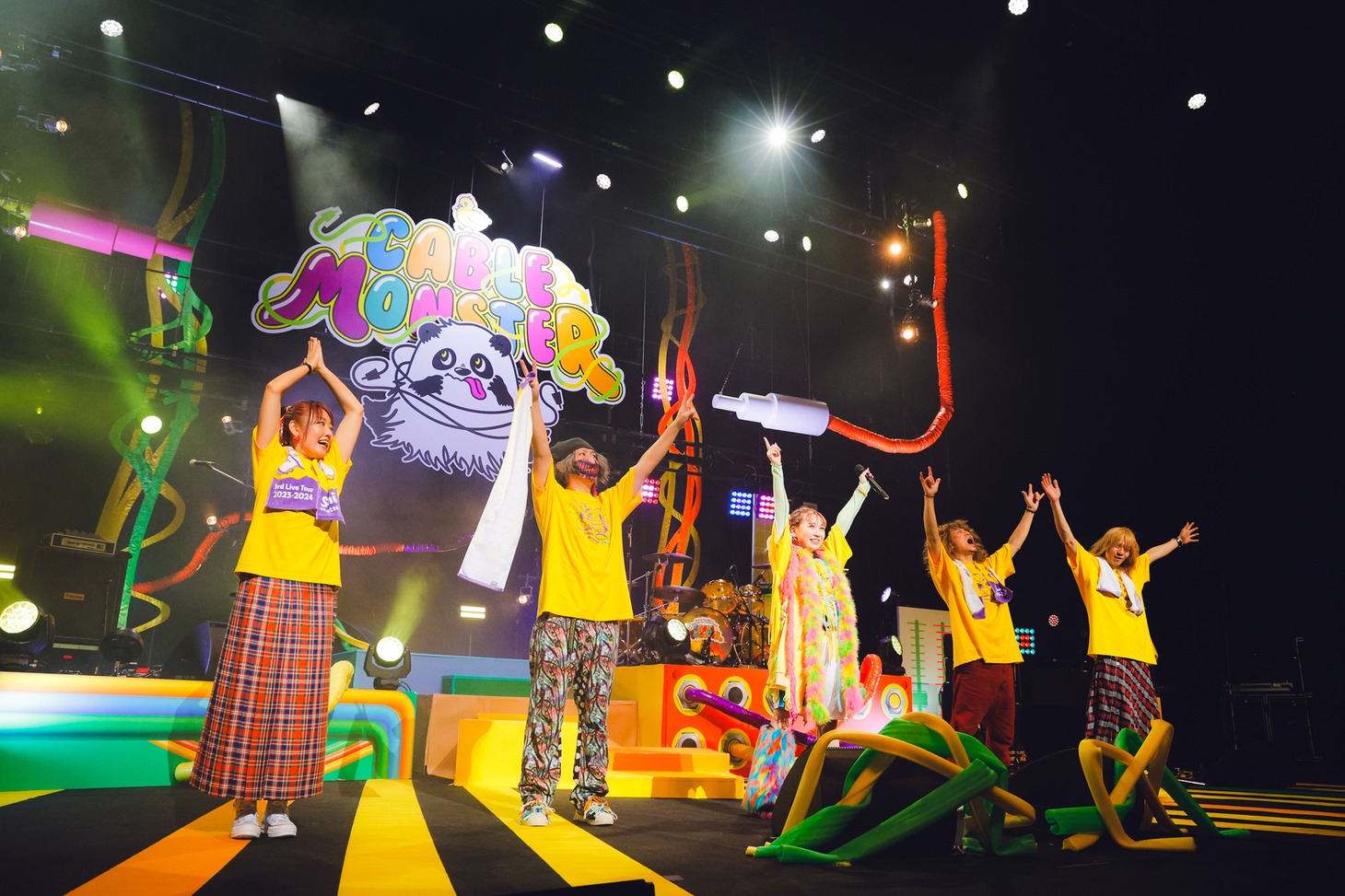 「LAWSON presents 夏川椎菜 3rd Live Tour 2023-2024 ケーブルモンスター」神奈川・神奈川県民ホール 大ホール公演の様子。（撮影：江藤はんな［SHERPA+］）