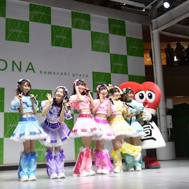 超ときめき♡宣伝部、横アリワンマン直前に野外フリーライブ!アルバムデイリー1位に歓喜