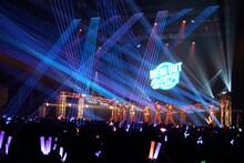 「BREAK OUT祭 2024 in OSAKA」のステージに立つLienel。