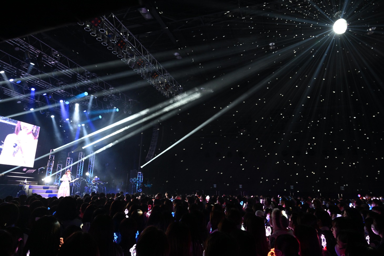 「柏木由紀 3rd Tour 寝ても覚めてもゆきりんワールド～ソロデビュー10周年も夢中にさせちゃうぞっ♡～」東京・Zepp DiverCity（TOKYO）公演の様子。