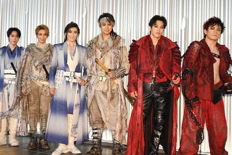 左から藤原樹、瀬央ゆりあ、水美舞斗、片寄涼太、RIKU、浦川翔平。