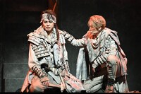 左から片寄涼太、瀬央ゆりあ。