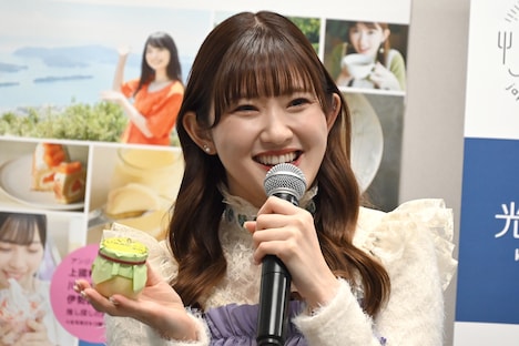 「いちえんプリン」を紹介する川村文乃。