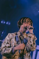 四方颯人（Vo）（撮影：鈴木友莉）