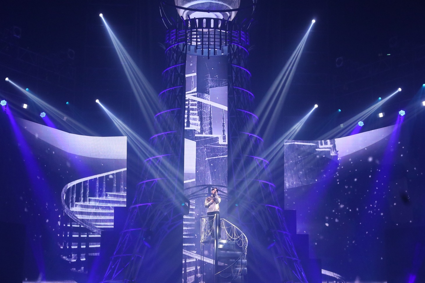 「TOWARDS THE LIGHT : WILL TO POWER」の様子。 (c)KQ Entertainment