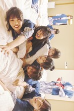 乃木坂46 5期生 写真集「あの頃、乃木坂にいた」セブンネット限定版裏表紙 (c)マガジンハウス