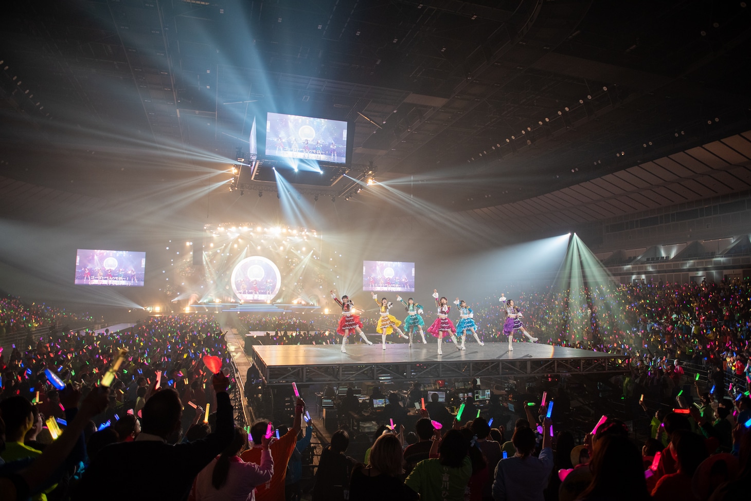 「行くぜ！超ときめき♡宣伝部 at 横浜アリーナ！～隣はきみって決めてるの～」2日目公演の様子。