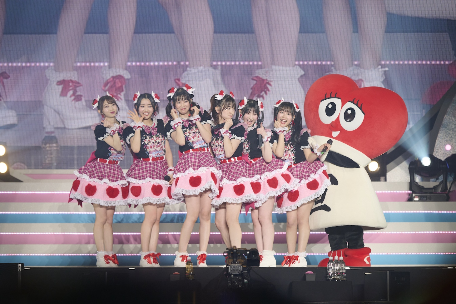 「行くぜ！超ときめき♡宣伝部 at 横浜アリーナ！～隣はきみって決めてるの～」初日公演の様子。（提供：エイベックス）