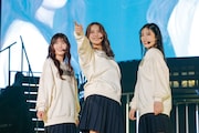 左から上村莉菜、小林由依、齋藤冬優花。(撮影:上山陽介)