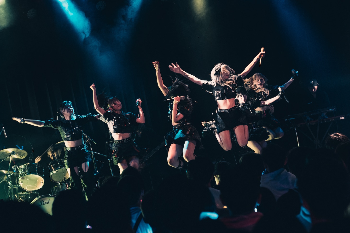 NARLOW新体制楽曲お披露目単独公演「鼓動」の様子。