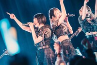 左からムロ葉菜子、パン・ルナリーフィ。