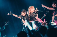 左から乃井りこ、イケダナナ。