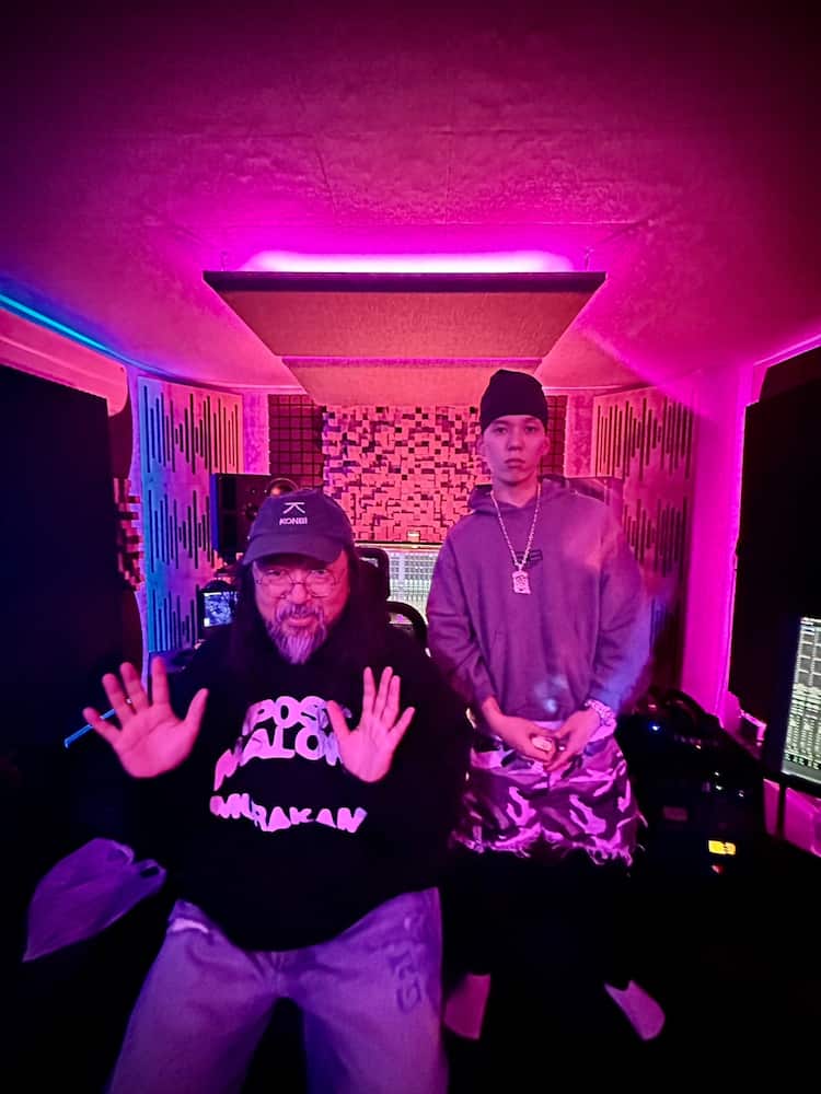 村上隆とJP THE WAVYがコラボ、ヒップホップの「はっぴいえんど」を 