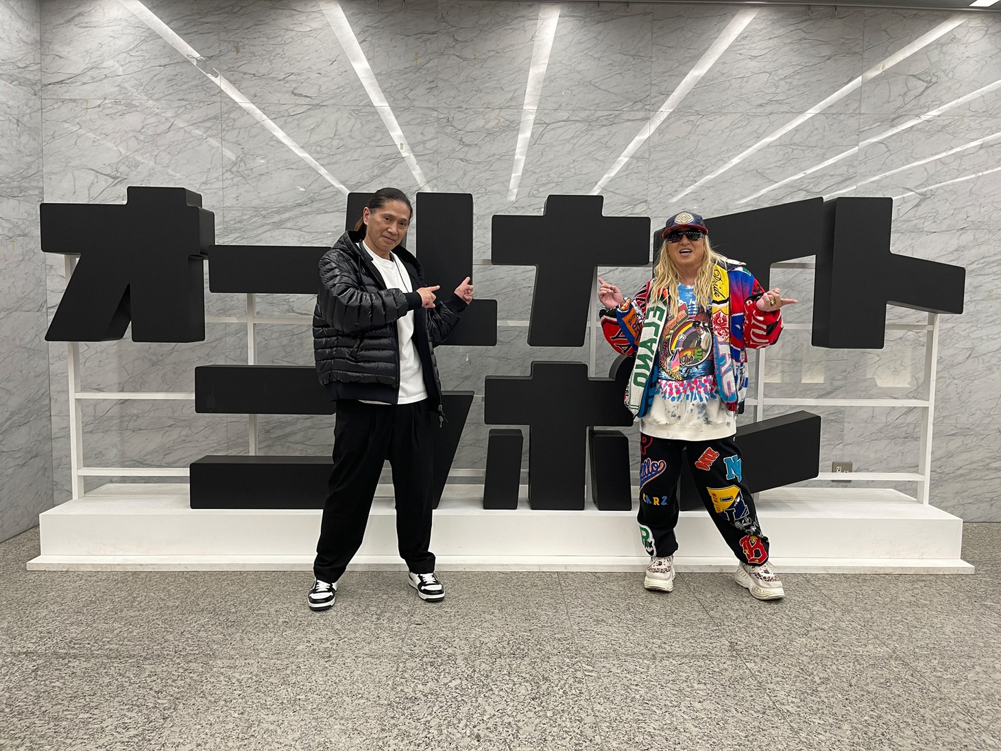 左からSAM、DJ KOO。