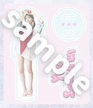 櫻井優衣の1st写真集「YUi」特別編集版付属HMV版アクリルスタンド。