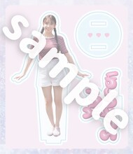 櫻井優衣の1st写真集「YUi」特別編集版付属HMV版アクリルスタンド。