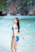 櫻井優衣の1st写真集「YUi」タワーレコード渋谷店特典A3ポスター。（撮影：佐藤佑一）