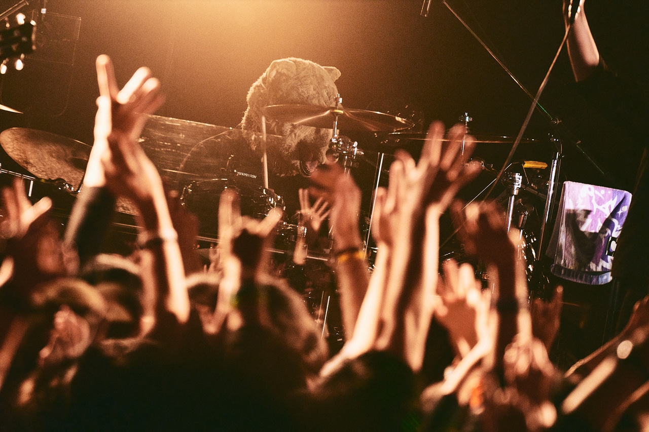 Spear Rib（Dr / MAN WITH A MISSION）（撮影：酒井ダイスケ）