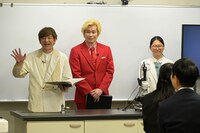 「クイズ！先生芸能人No.1決定戦」の様子。(c)MBS