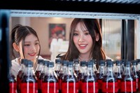 CM「コカ・コーラ ゼロ 選ぼう。コークゼロの美味しさを。」編のメイキングカット。