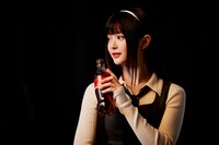 CM「コカ・コーラ ゼロ 選ぼう。コークゼロの美味しさを。」編のメイキングカット。