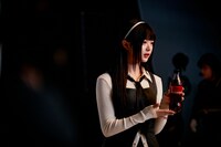 CM「コカ・コーラ ゼロ 選ぼう。コークゼロの美味しさを。」編のメイキングカット。