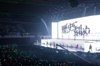 DAY1「BLOW my GALE」のパフォーマンスシーン。(c)Cygames, Inc.