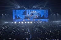 DAY1「Find My Only Way」のパフォーマンスシーン。(c)Cygames, Inc.