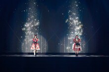 DAY2で「Precious Star Dreamer」を歌うスペシャルウィーク役の和氣あず未とサイレンススズカ役の高野麻里佳。(c)Cygames, Inc.