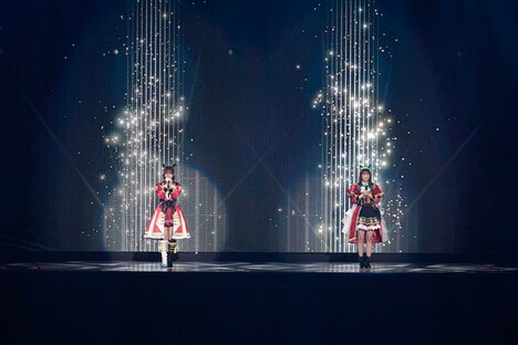 DAY2で「Precious Star Dreamer」を歌うスペシャルウィーク役の和氣あず未とサイレンススズカ役の高野麻里佳。(c)Cygames, Inc.