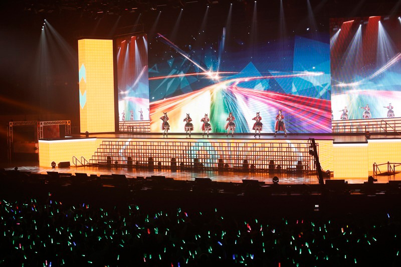 DAY2「GIRLS' LEGEND U」のパフォーマンスシーン。(c)Cygames, Inc.