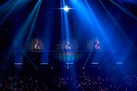 DAY2「Glorious Moment!」のパフォーマンスシーン。(c)Cygames, Inc.