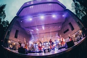 「INUWASI 4th Anniversary Live〝 狗野音 〟」の様子。(撮影:真島洸)