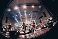 「INUWASI 4th Anniversary Live〝 狗野音 〟」の様子。（撮影：真島洸）